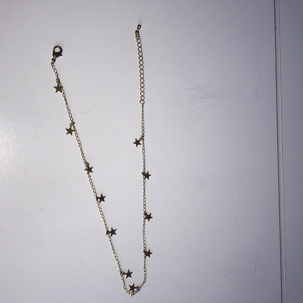 super cute star choker !!